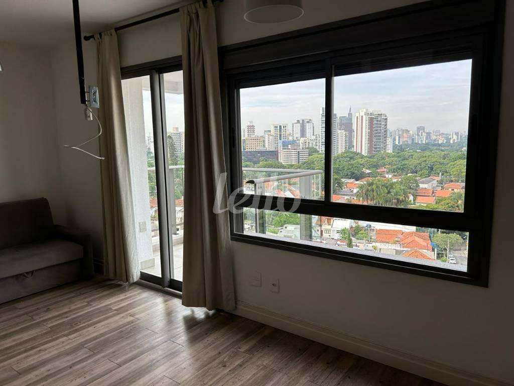 DORMITORIO de Apartamento para alugar, Padrão com 35 m², 1 quarto e 1 vaga em Vila Madalena - São Paulo