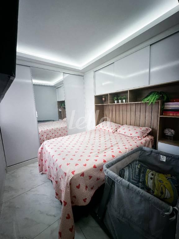DORMITÓRIO de Apartamento à venda, Padrão com 54 m², 2 quartos e 1 vaga em Vila Pires - Santo André