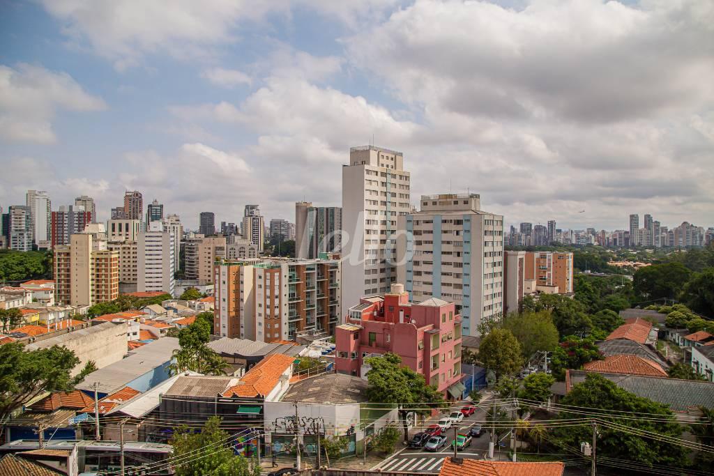 VISTA de Apartamento à venda, Padrão com 140 m², 3 quartos e 2 vagas em Vila Mariana - São Paulo