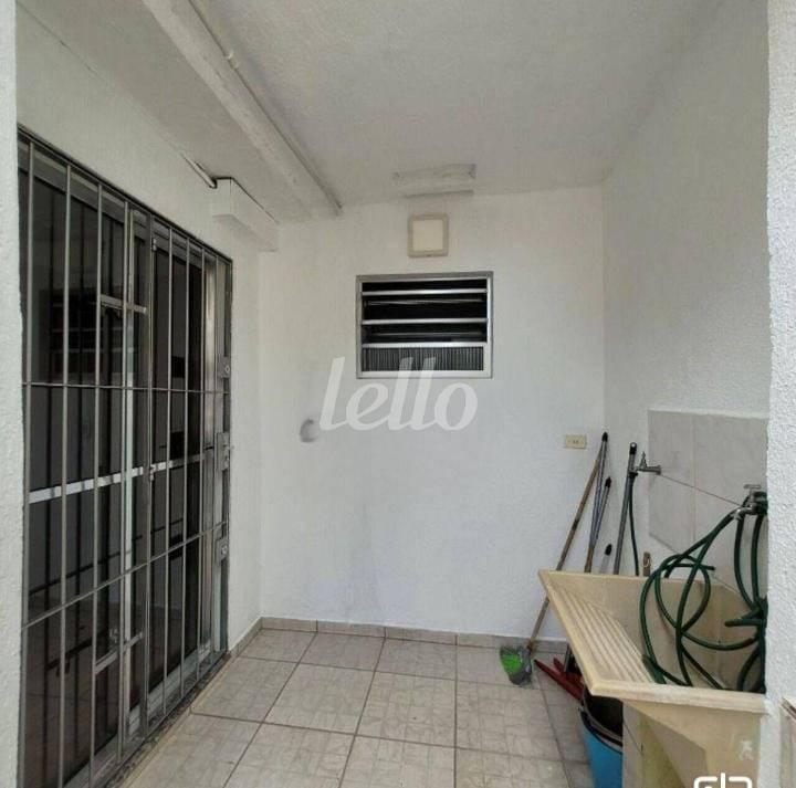 ÁREA DE SERVIÇO de Casa à venda, térrea com 160 m², 3 quartos e 2 vagas em Vila Uras - São Bernardo do Campo