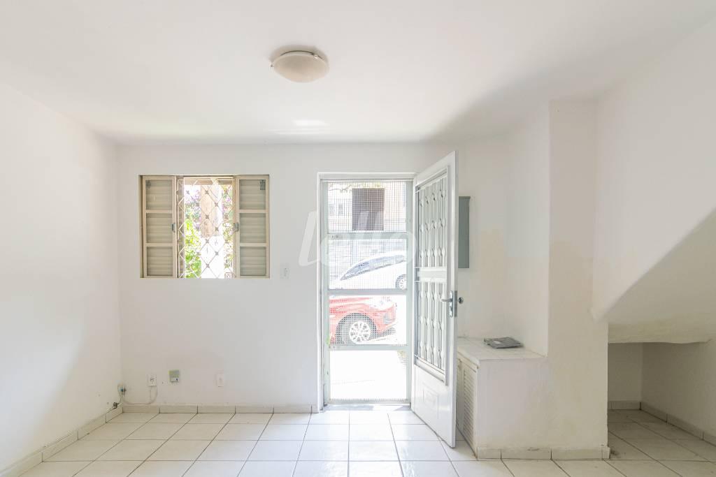 SALA de Casa para alugar, térrea com 35 m², 1 quarto e em Vila Pompeia - São Paulo
