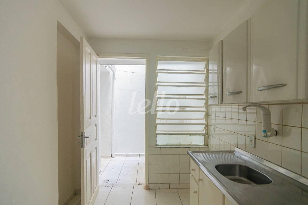COZINHA de Casa para alugar, térrea com 35 m², 1 quarto e em Vila Pompeia - São Paulo