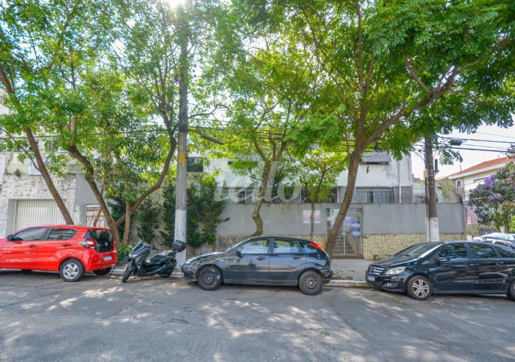 FACHADA de Casa para alugar, sobrado com 275 m², e 2 vagas em Jardim da Glória - São Paulo