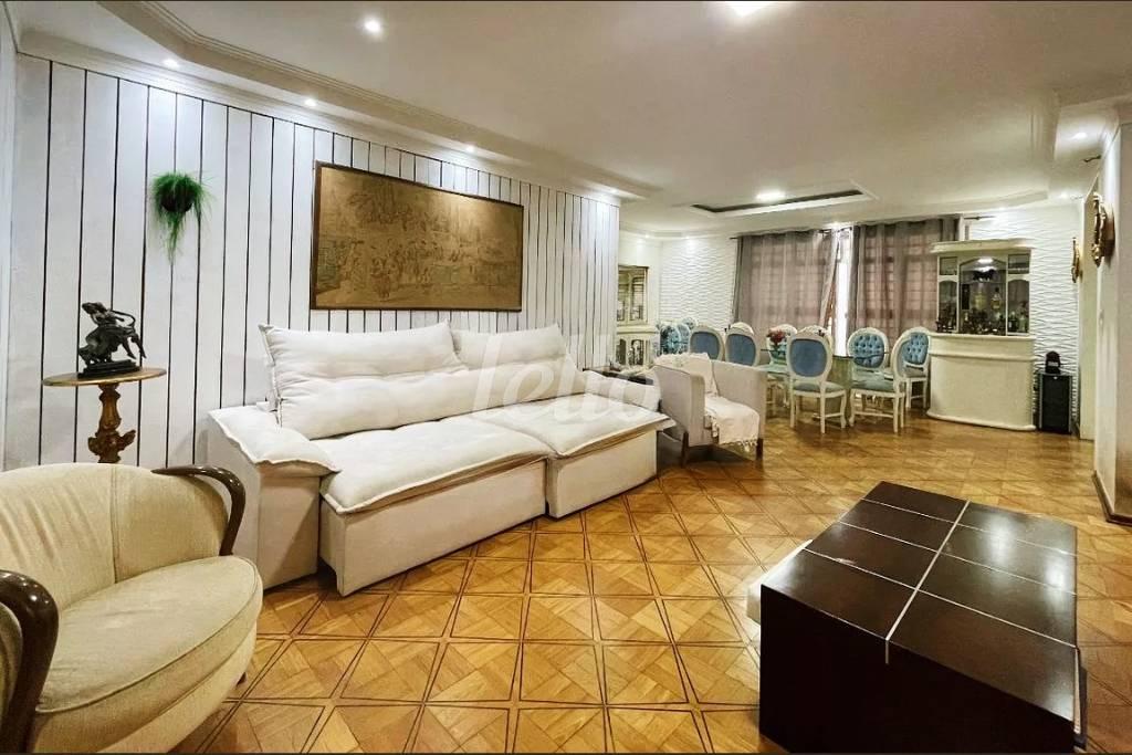SALA de Casa para alugar, sobrado com 600 m², 5 quartos e 4 vagas em Alto da Lapa - São Paulo