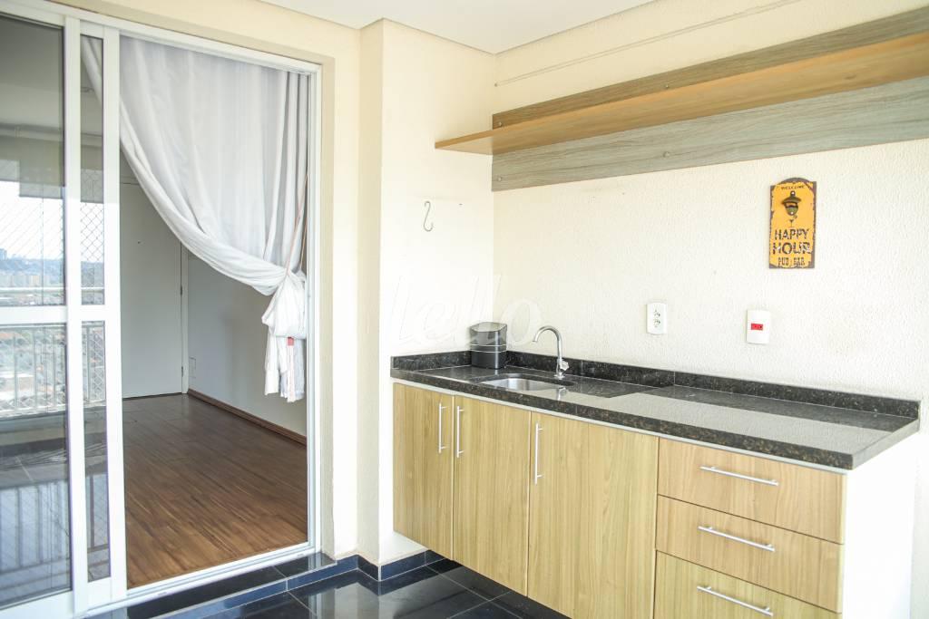 VARANDA de Apartamento para alugar, Padrão com 70 m², 3 quartos e 1 vaga em Vila Carrão - São Paulo