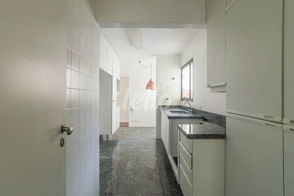 COZINHA de Apartamento para alugar, Padrão com 154 m², 3 quartos e 2 vagas em Vila Nova Conceição - São Paulo