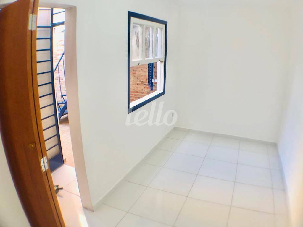 F de Casa à venda, de vila - térrea com 120 m², 2 quartos e 1 vaga em Vila Mazzei - São Paulo