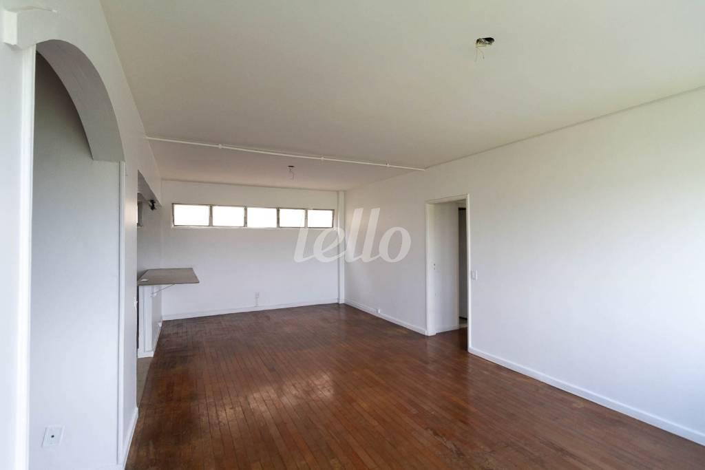 SALA de Apartamento para alugar, Padrão com 116 m², 3 quartos e 2 vagas em Jardim Europa - São Paulo