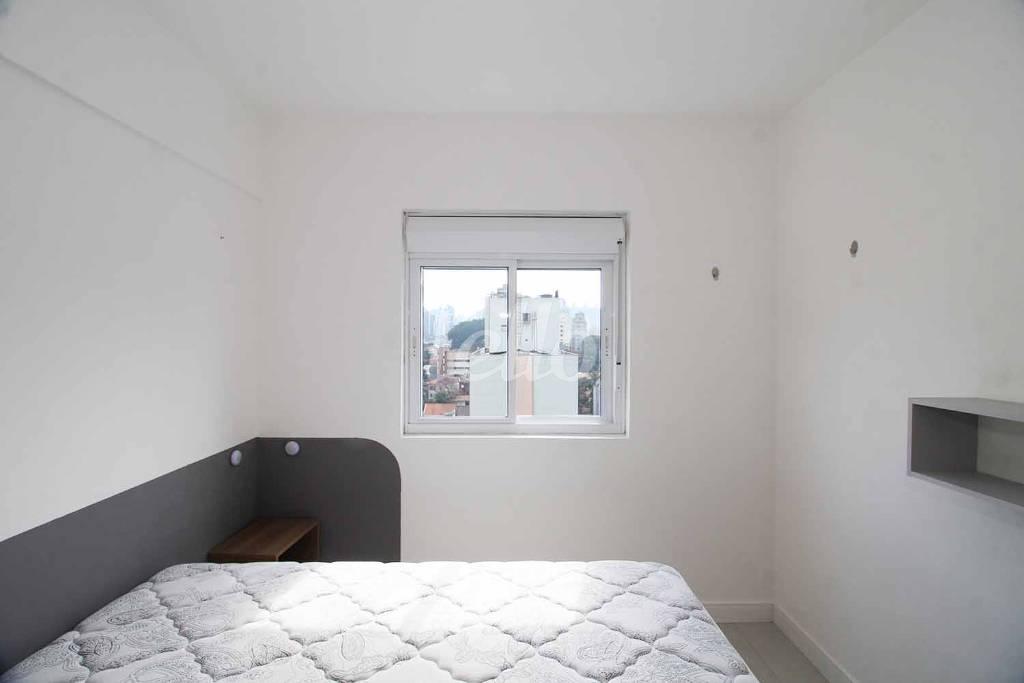 DORMITÓRIO de Apartamento para alugar, Padrão com 28 m², 1 quarto e 1 vaga em Vila Clementino - São Paulo