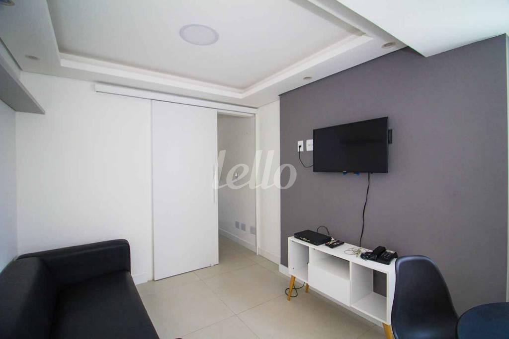 SALA de Apartamento para alugar, Padrão com 28 m², 1 quarto e 1 vaga em Vila Clementino - São Paulo
