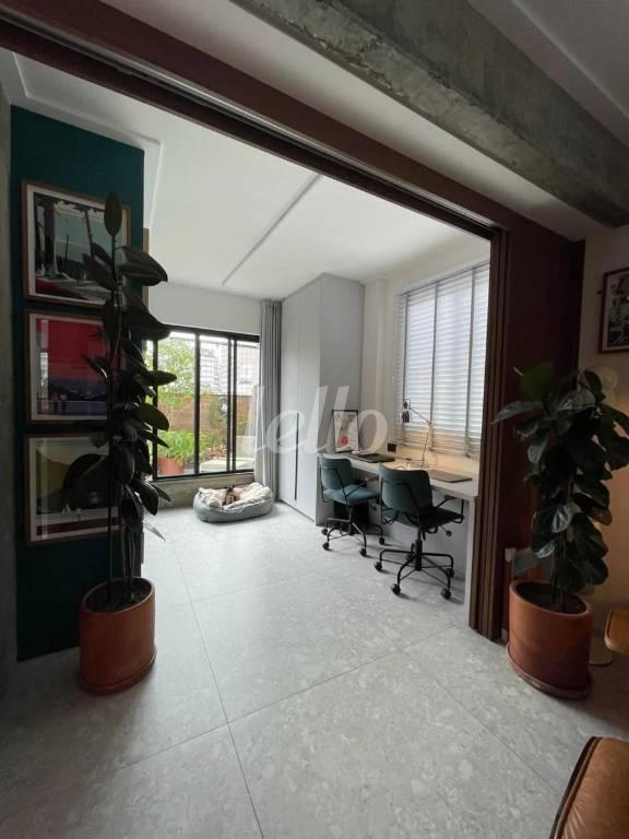 LIVING de Apartamento à venda, Padrão com 75 m², 2 quartos e em Indianópolis - São Paulo