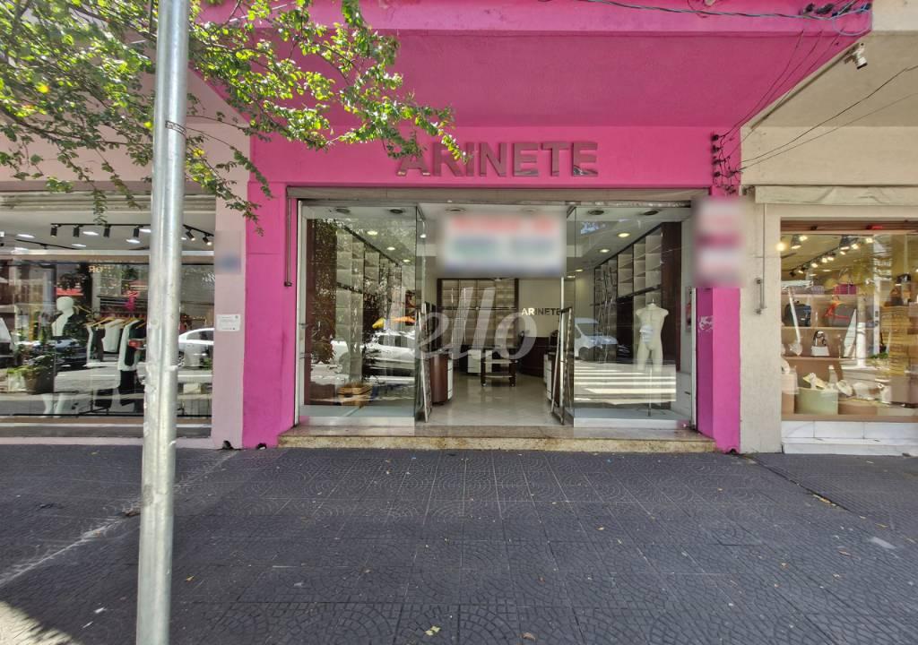 FACHADA de Loja para alugar, Padrão com 60 m², e em Pari - São Paulo