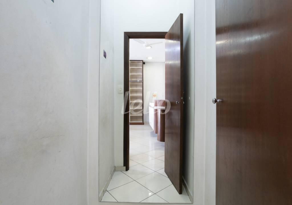 LOJA de Loja para alugar, Padrão com 60 m², e em Pari - São Paulo