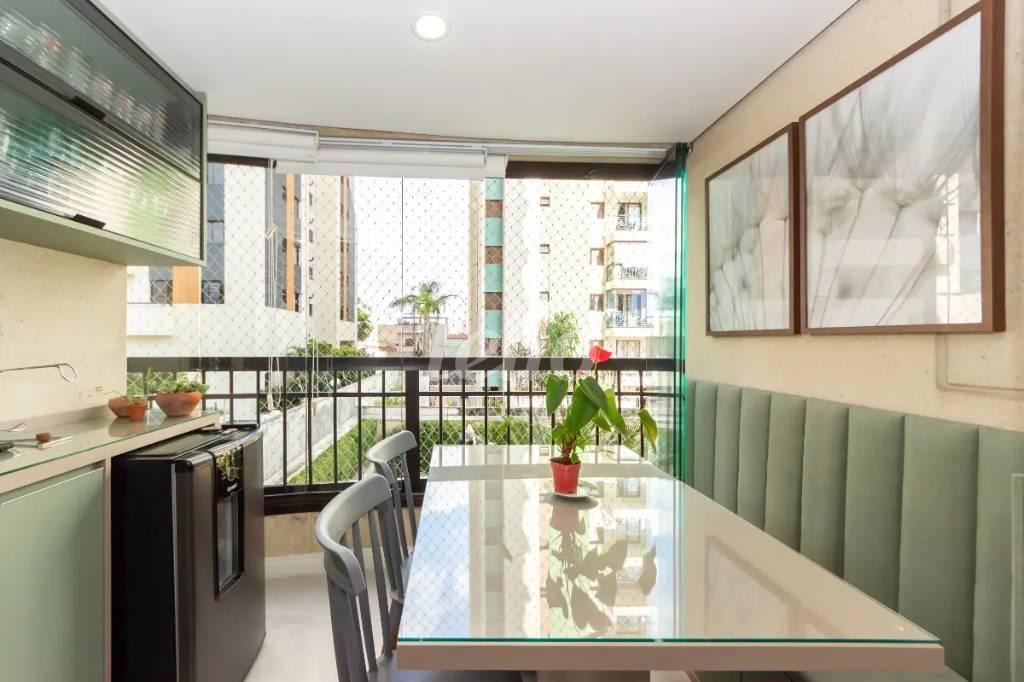 0SALA de Apartamento à venda, Padrão com 82 m², 3 quartos e 2 vagas em Vila Mariana - São Paulo
