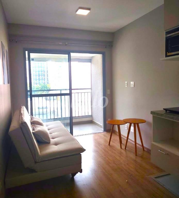 SALA de Apartamento para alugar, Padrão com 31 m², 1 quarto e em Indianópolis - São Paulo