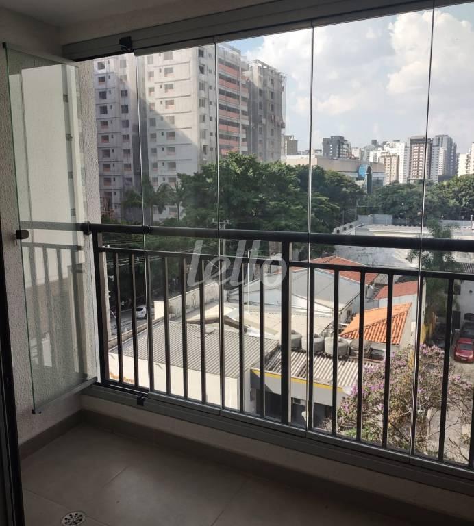 VARANDA de Apartamento para alugar, Padrão com 31 m², 1 quarto e em Indianópolis - São Paulo
