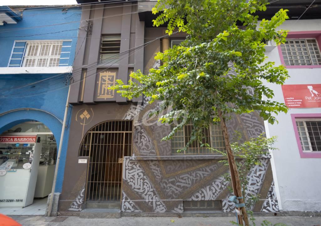 FACHADA de Casa para alugar, sobrado com 280 m², e em Bela Vista - São Paulo
