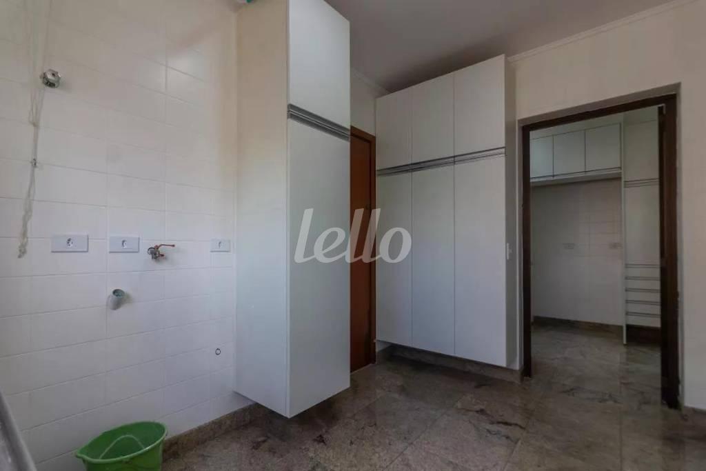 ÁREA DE SERVIÇO de Apartamento para alugar, Padrão com 200 m², 3 quartos e 4 vagas em Paraíso - São Paulo