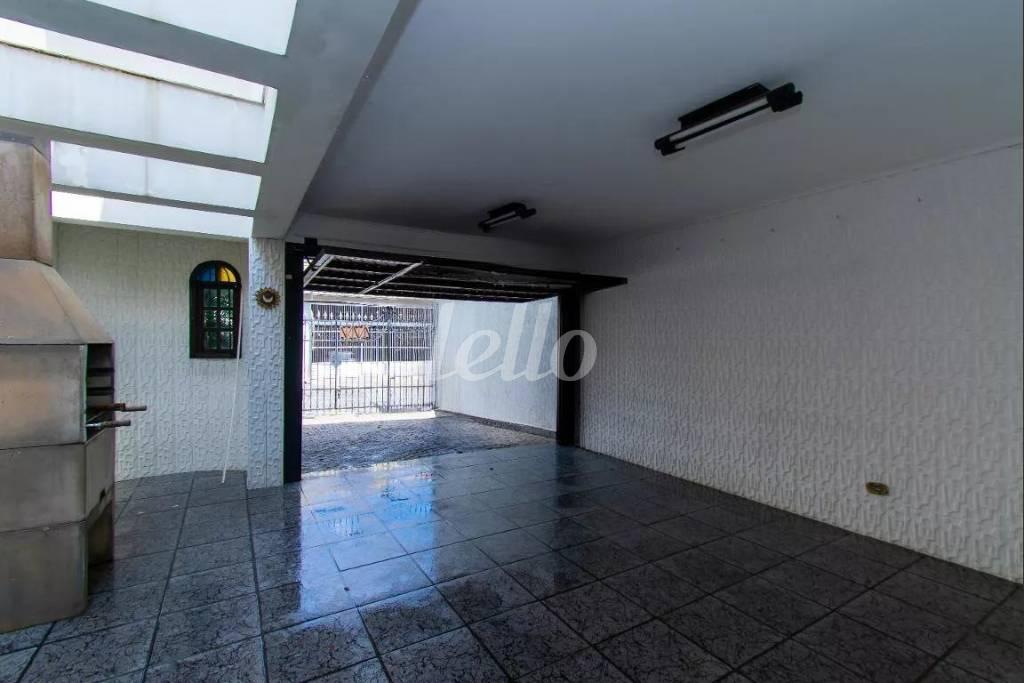 GARAGEM de Casa para alugar, sobrado com 200 m², 3 quartos e 3 vagas em Vila Ema - São Paulo