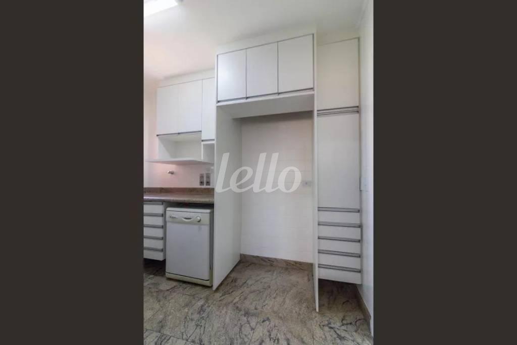 COZINHA de Apartamento para alugar, Padrão com 200 m², 3 quartos e 4 vagas em Paraíso - São Paulo