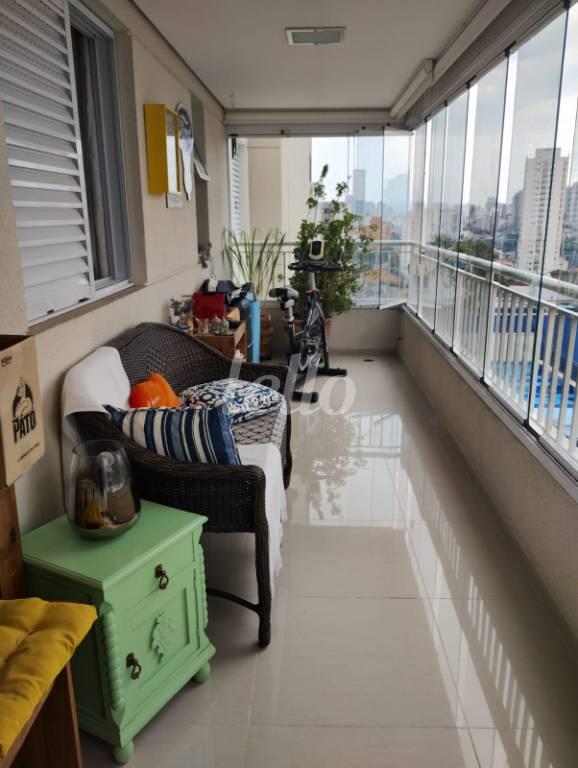 VARANDA GOURMET de Apartamento à venda, Padrão com 98 m², 3 quartos e 2 vagas em Vila Bertioga - São Paulo