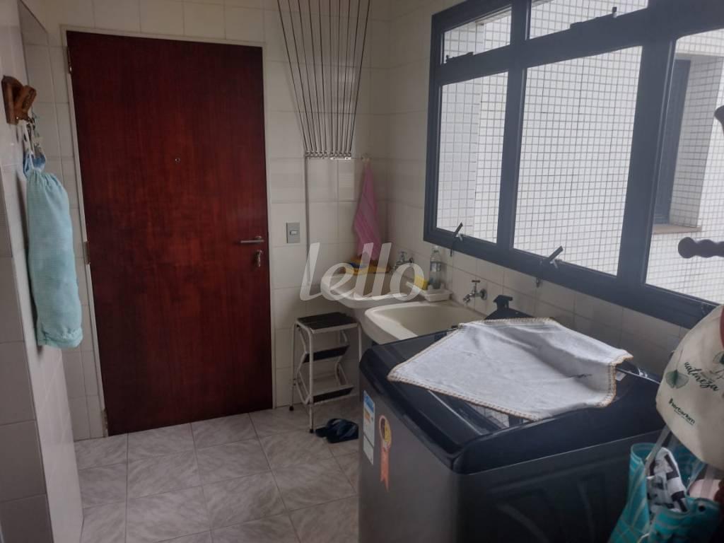 ÁREA DE SERVIÇO de Apartamento para alugar, Padrão com 131 m², 3 quartos e 2 vagas em Jardim Avelino - São Paulo
