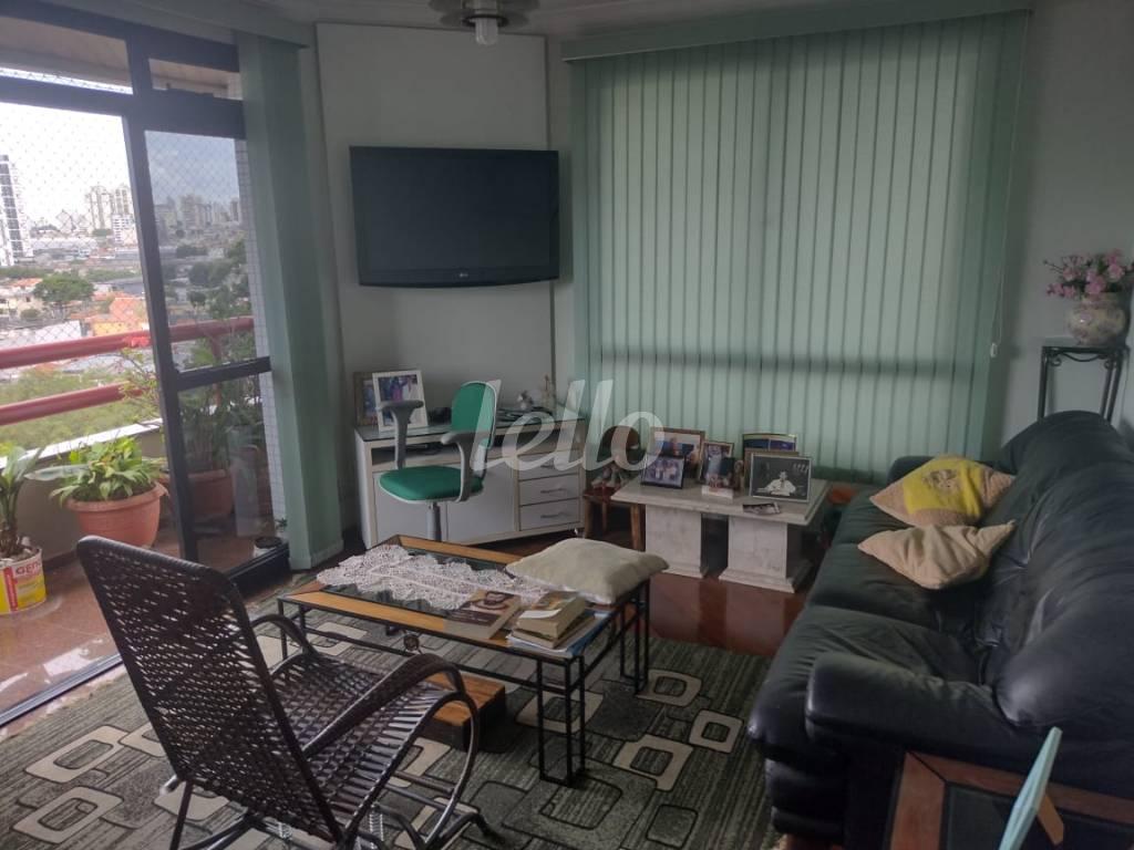 SALA PARA DOIS AMBIENTES - SACADA de Apartamento para alugar, Padrão com 131 m², 3 quartos e 2 vagas em Jardim Avelino - São Paulo
