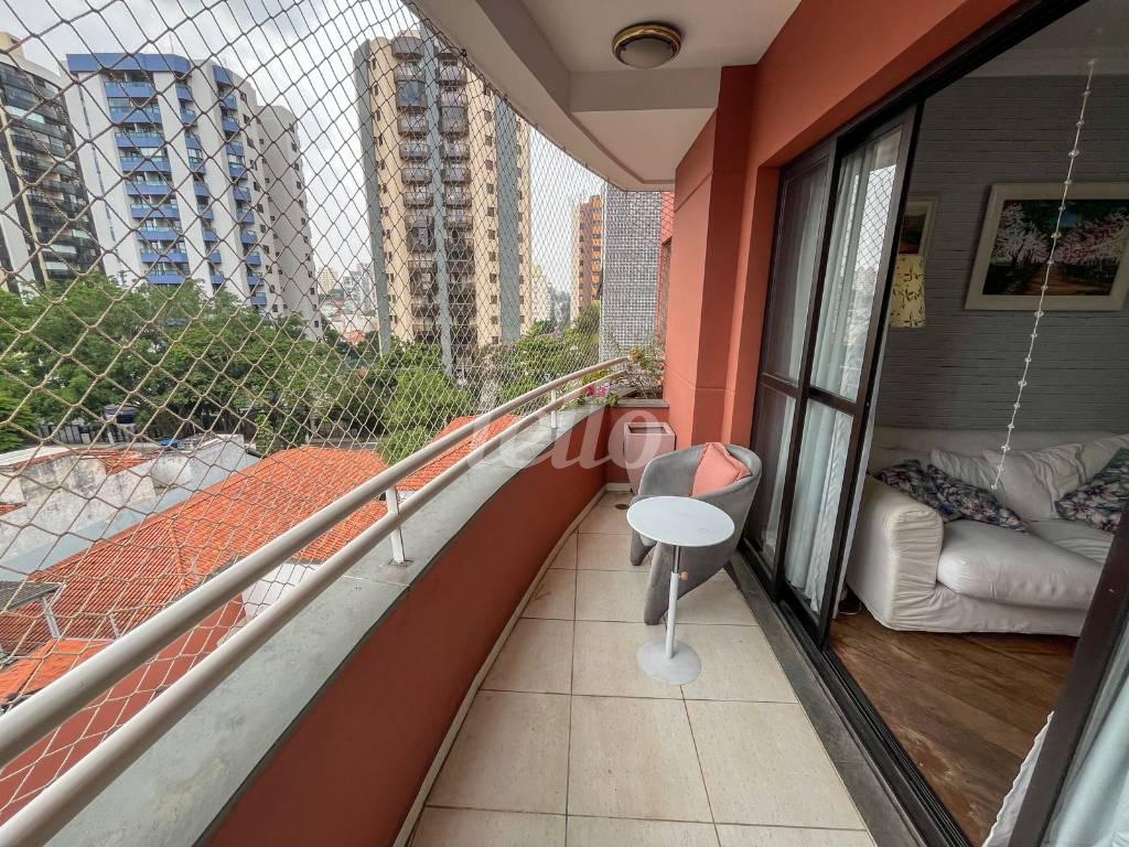 VARANDA de Apartamento à venda, Padrão com 94 m², 3 quartos e 2 vagas em Vila Clementino - São Paulo