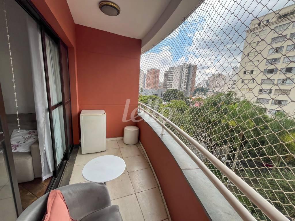 VARANDA de Apartamento à venda, Padrão com 94 m², 3 quartos e 2 vagas em Vila Clementino - São Paulo