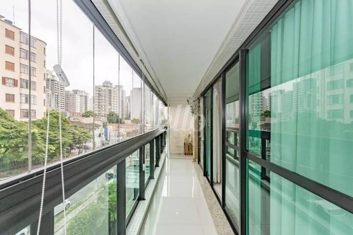 VARANDA de Apartamento à venda, Padrão com 231 m², 3 quartos e 3 vagas em Aclimação - São Paulo
