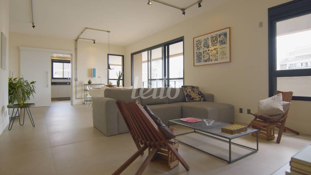 SALA de Apartamento para alugar, Padrão com 140 m², 2 quartos e 2 vagas em Perdizes - São Paulo