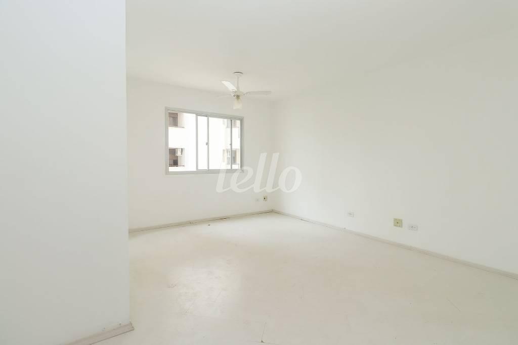 SALA de Apartamento para alugar, Padrão com 37 m², e 1 vaga em Santa Cecília - São Paulo