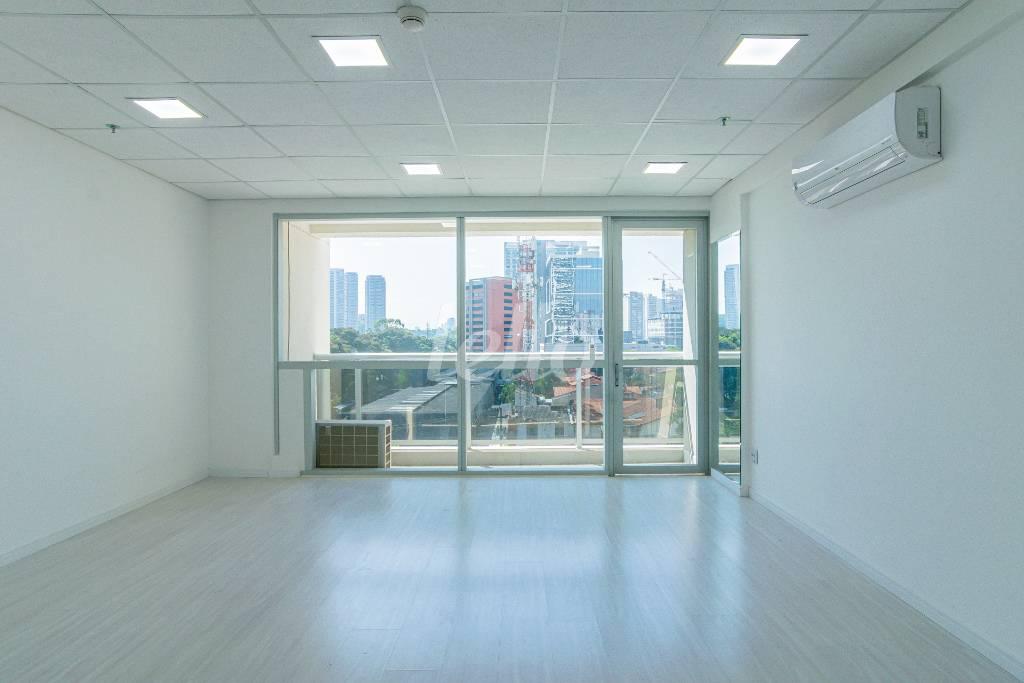 SALA de Sala / Conjunto à venda, Padrão com 36 m², e 1 vaga em Vila Cruzeiro - São Paulo