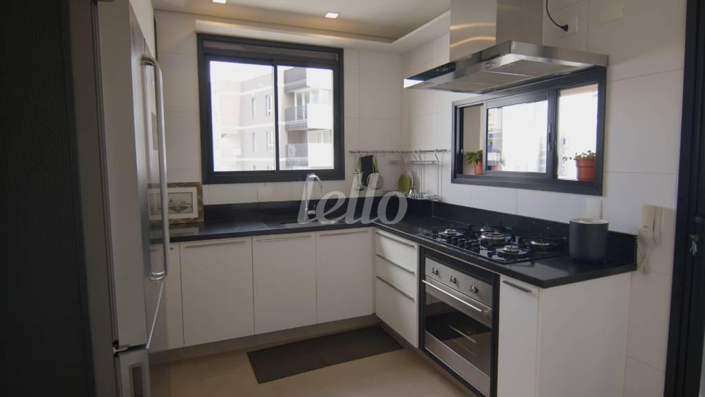 COZINHA de Apartamento para alugar, Padrão com 140 m², 2 quartos e 2 vagas em Perdizes - São Paulo