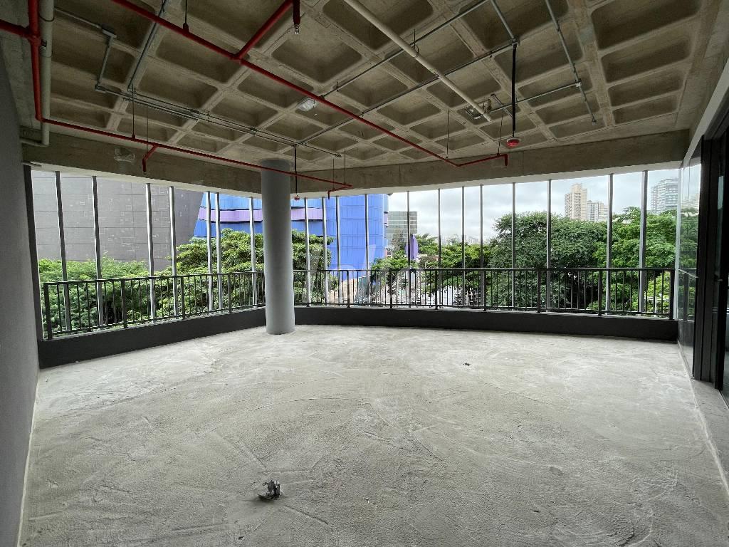 SACADA de Andar para alugar, Padrão com 538 m², e 8 vagas em Pinheiros - São Paulo