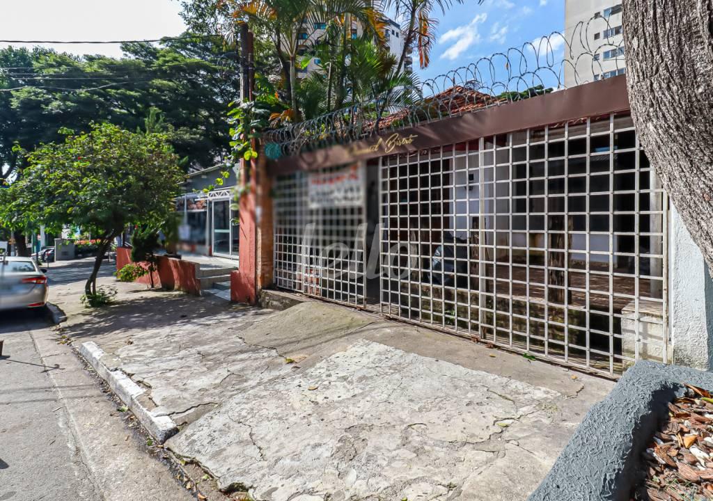 FACHADA de Casa para alugar, térrea com 210 m², e em Planalto Paulista - São Paulo