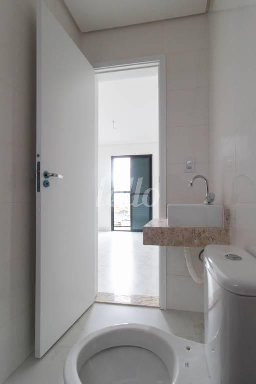 BANHEIRO SUÍTE de Apartamento para alugar, cobertura - Padrão com 125 m², 2 quartos e 2 vagas em Vila Pires - Santo André