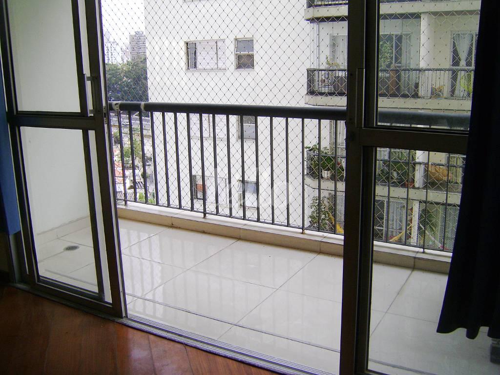 VARANDA de Apartamento para alugar, Padrão com 125 m², 4 quartos e 2 vagas em Vila Clementino - São Paulo