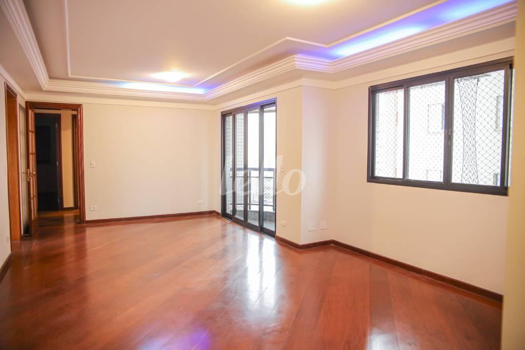 SALA de Apartamento para alugar, Padrão com 125 m², 3 quartos e 2 vagas em Vila Carrão - São Paulo