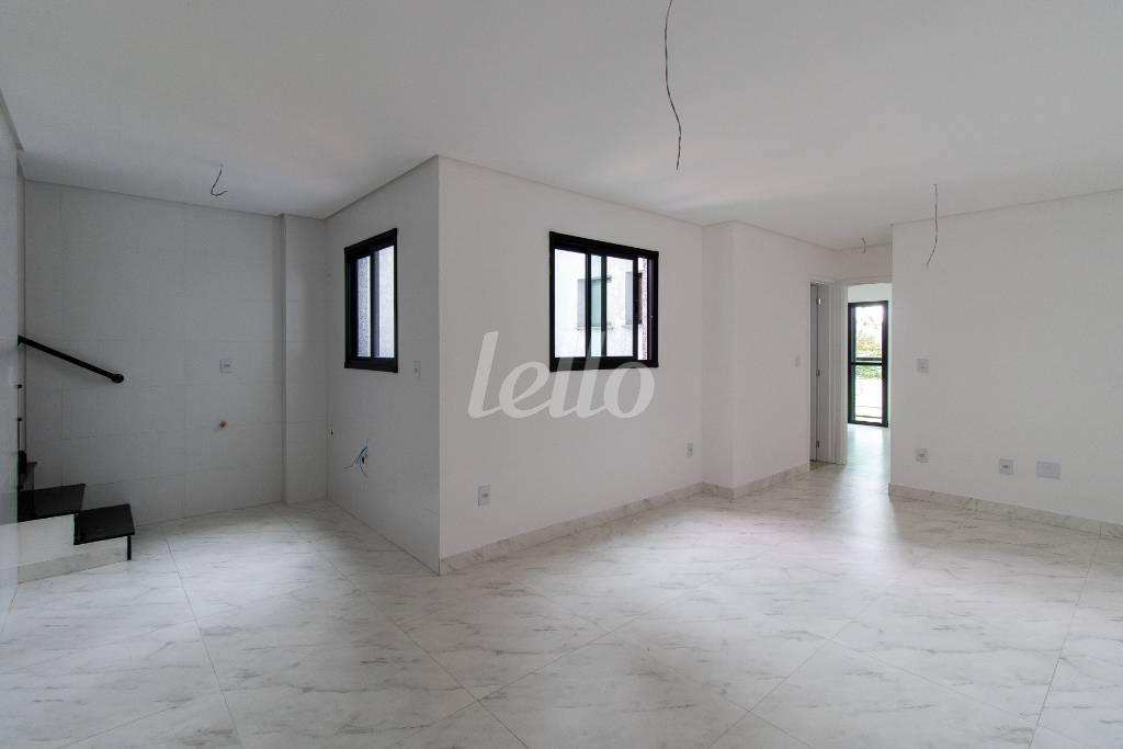 SALA/COZINHA de Apartamento para alugar, cobertura - Padrão com 125 m², 2 quartos e 2 vagas em Vila Pires - Santo André