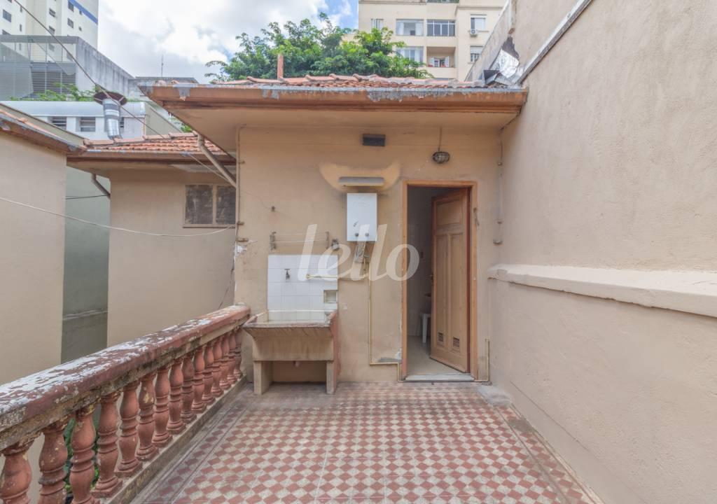 ÁREA EXTERNA de Casa para alugar, sobrado com 400 m², e 2 vagas em Vila Buarque - São Paulo