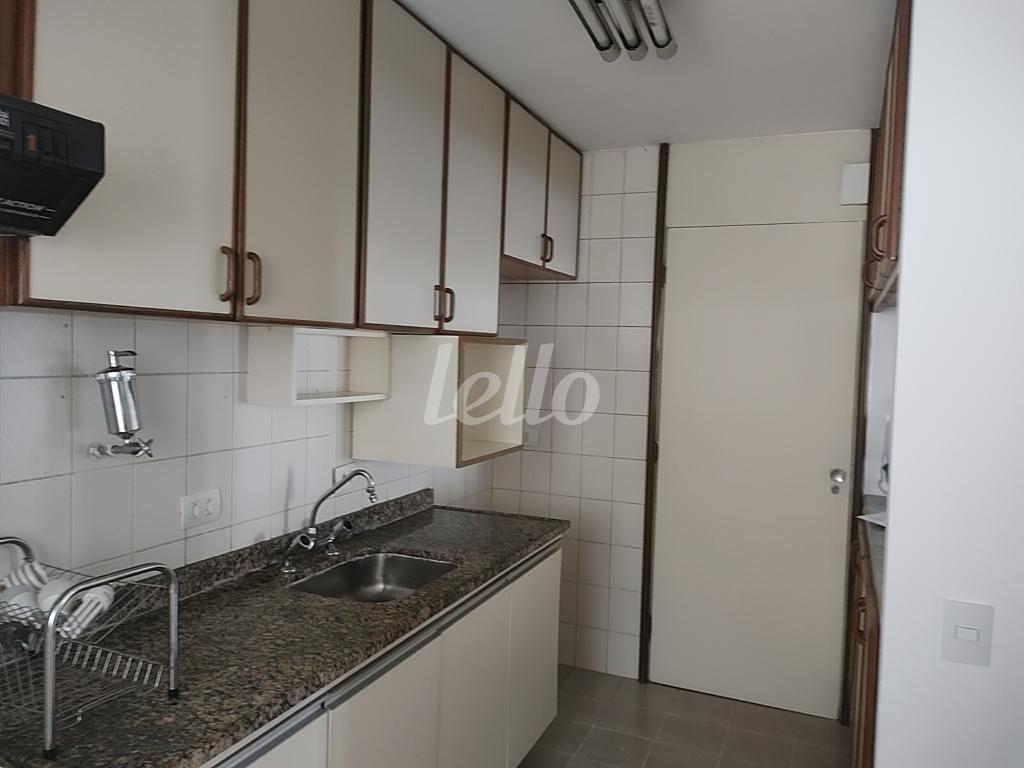 4-COZINHA-001.JPG de Apartamento para alugar, Padrão com 65 m², 2 quartos e 1 vaga em Vila Clementino - São Paulo