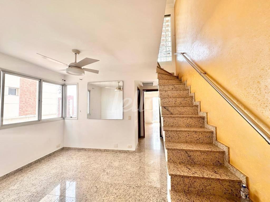 LIVING de Apartamento à venda, Padrão com 81 m², 2 quartos e 1 vaga em Vila Mariana - São Paulo