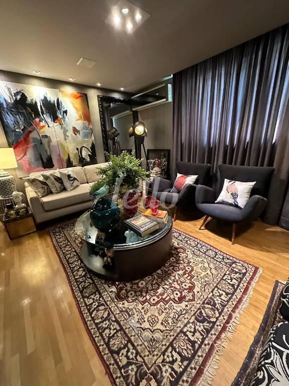 DORMITÓRIO de Apartamento à venda, Padrão com 100 m², 3 quartos e 1 vaga em Jardim Paulista - São Paulo