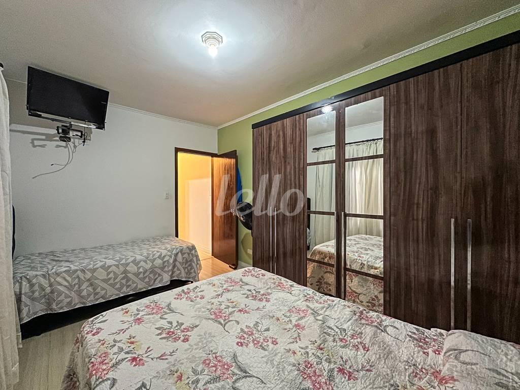 DORMITÓRIO de Casa à venda, sobrado com 242 m², 3 quartos e 3 vagas em Vila Pires - Santo André