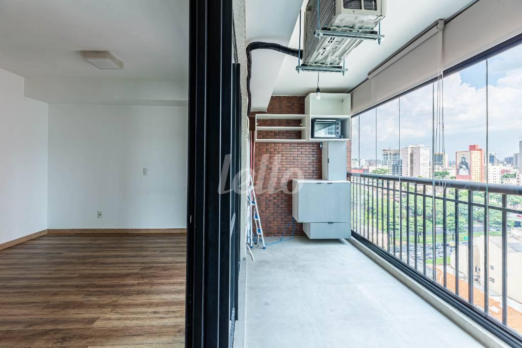 VARANDA de Apartamento para alugar, Padrão com 42 m², 1 quarto e 1 vaga em Bela Vista - São Paulo