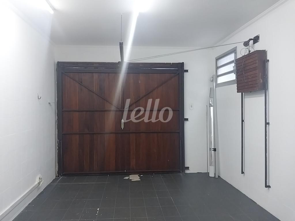 13-GARAGEM-001.JPG de Casa à venda, sobrado com 250 m², 3 quartos e 4 vagas em Chácara Inglesa - São Paulo