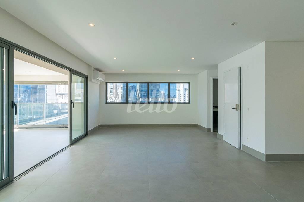 SALA de Apartamento para alugar, Padrão com 248 m², 4 quartos e 5 vagas em Itaim Bibi - São Paulo