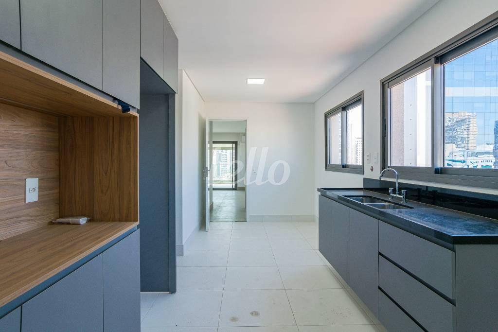 COZINHA de Apartamento para alugar, Padrão com 248 m², 4 quartos e 5 vagas em Itaim Bibi - São Paulo
