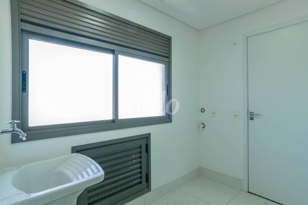AREA DE SERVIÇO de Apartamento para alugar, Padrão com 248 m², 4 quartos e 5 vagas em Itaim Bibi - São Paulo